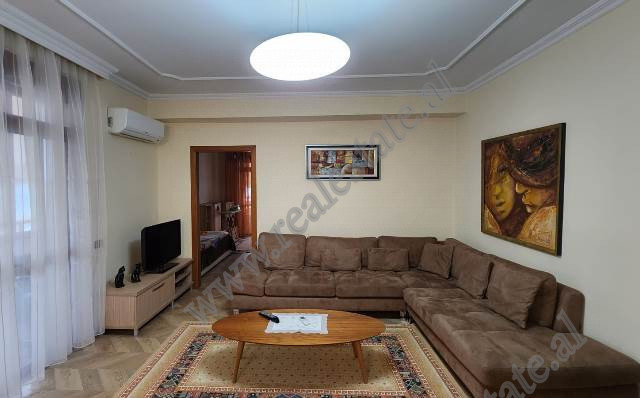 Apartament&nbsp; 4+1 me qera ne Buleverdin Gjergj Fishta

Apartamenti &nbsp;ndodhet ne katin e 8-t